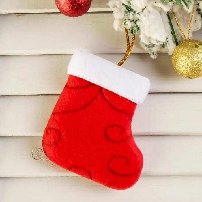 Подвеска на ёлку «Носок с узорами», мягкая, 6×8 см, красный Подвеска на ёлку «Носок с узорами», мягкая, 6×8 см, красный