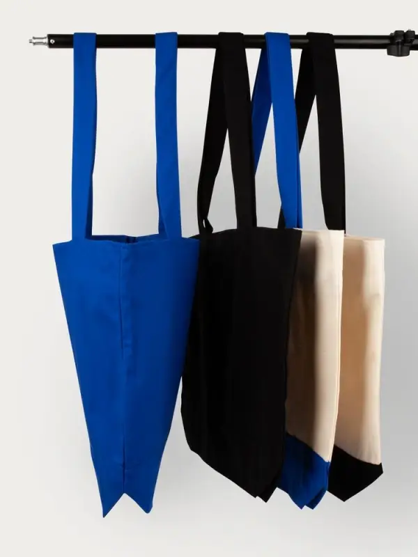 Сумка для покупок на молнии Shopaholic Zip, черная Сумка для покупок на молнии Shopaholic Zip, черная