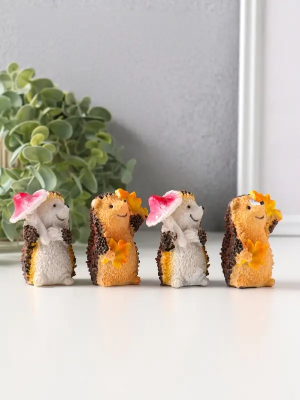 Сувенир полистоун "Осенние ёжики" набор 4 шт 3,7х5х6,2 см