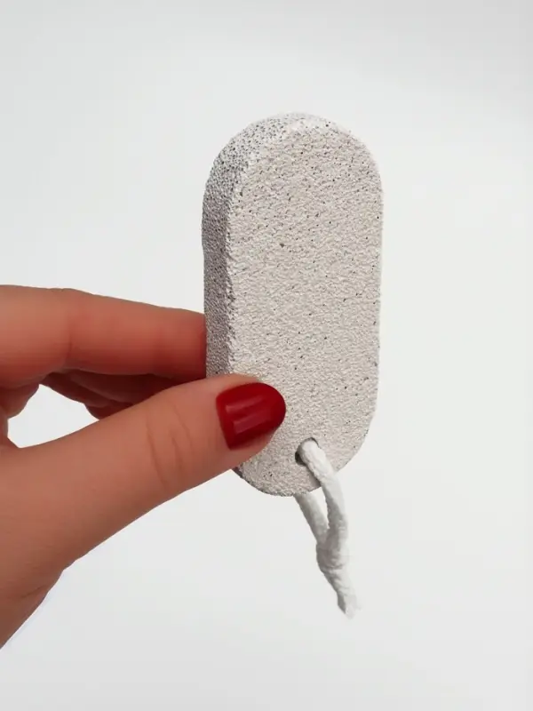 Пемза для педикюра, с подвесом, 9×4.5 см, в коробке, белая Пемза для педикюра, с подвесом, 9×4.5 см, в коробке, белая