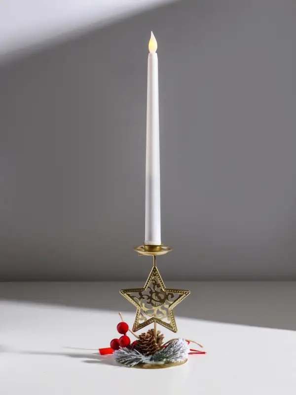 Подсвечник металл на 1 свечу  Подсвечник металл на 1 свечу "Ажурная звезда с новогодним декором" золото d=2 см 9х9х15,5 см   10874
