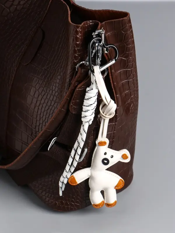 Брелок на карабине кожзам, текстиль  Брелок на карабине кожзам, текстиль "Медведь" белый, с узлом 27х8,8х1,5 см