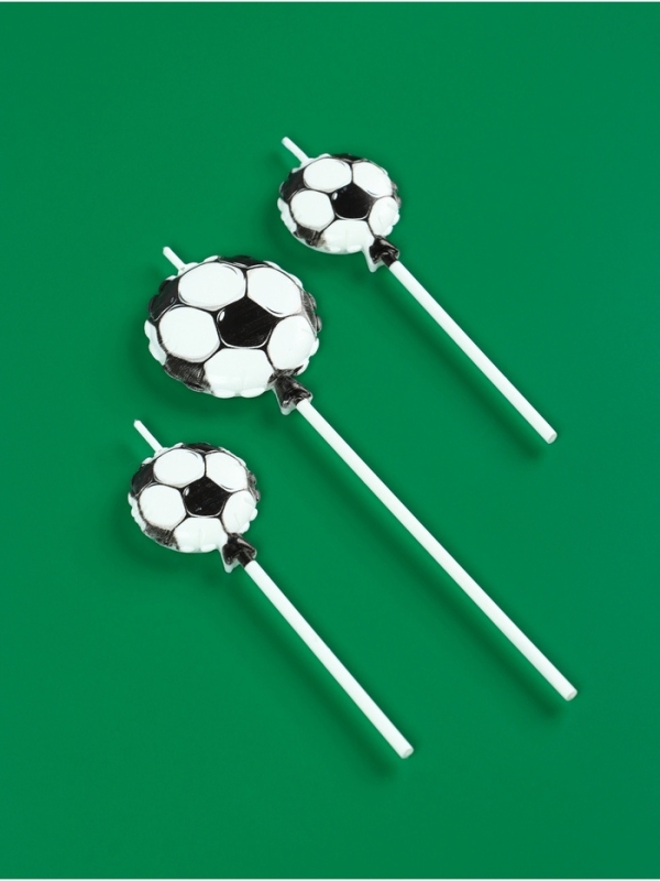 Набор свечей в торт Набор свечей в торт "Футбольные мячи", 3 шт, на шпажке