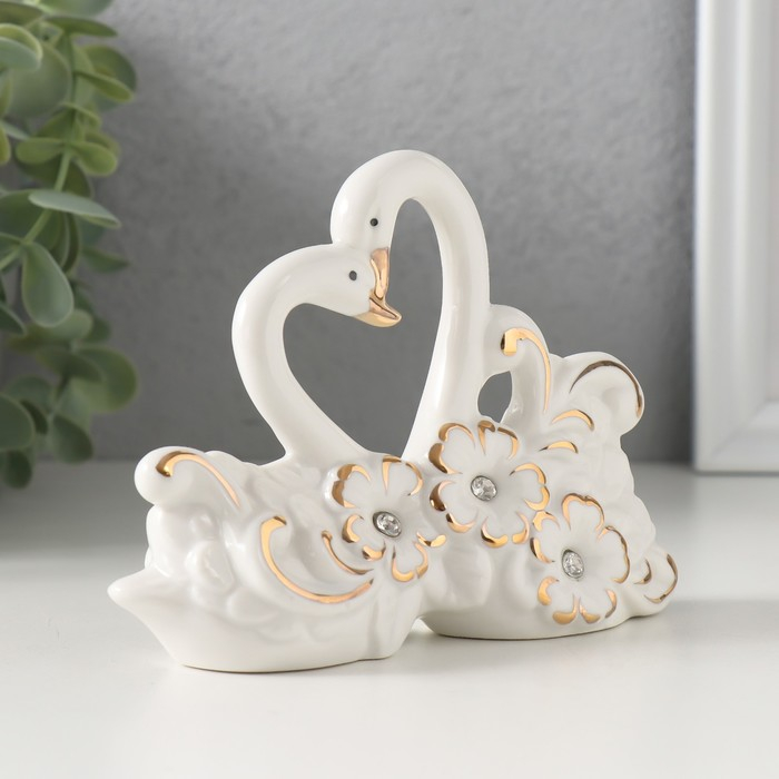 Сувенир керамика Сувенир керамика "Лебеди в цветах" белый, со стразами, 10х13,4х4,2 см