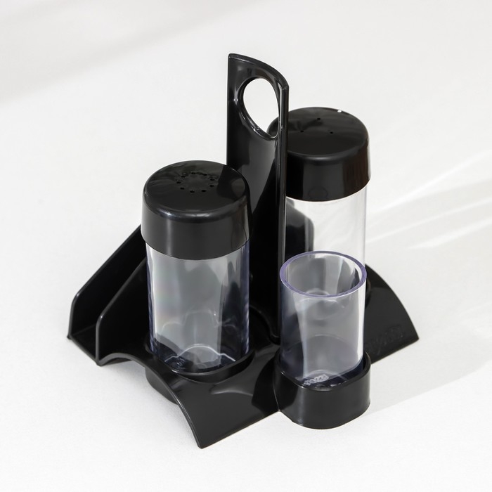 Набор для специй пластиковый «Рондо. Презент», 3 шт, на подставке с салфетницей, цвет чёрный Набор для специй пластиковый «Рондо. Презент», 3 шт, на подставке с салфетницей, цвет чёрный