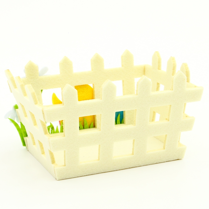 Пасхальный декор корзинка белого цвета  Пасхальный декор корзинка белого цвета "Цыпленок" 10х16х9 см