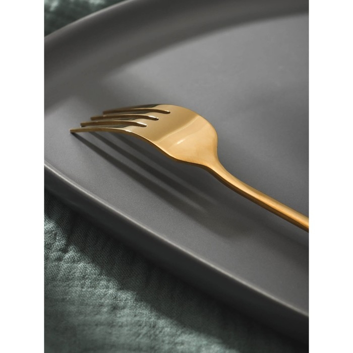 Вилка столовая из нержавеющей стали Magistro Elegance, 21×2,5 см, на подвесе, толщина 2 мм, цвет золотой Вилка столовая из нержавеющей стали Magistro Elegance, 21×2,5 см, на подвесе, толщина 2 мм, цвет золотой