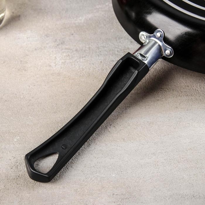 Сковорода Consul, d=26 см, пластиковая ручка, стеклянная крышка, антипригарное покрытие, цвет чёрный Сковорода Consul, d=26 см, пластиковая ручка, стеклянная крышка, антипригарное покрытие, цвет чёрный