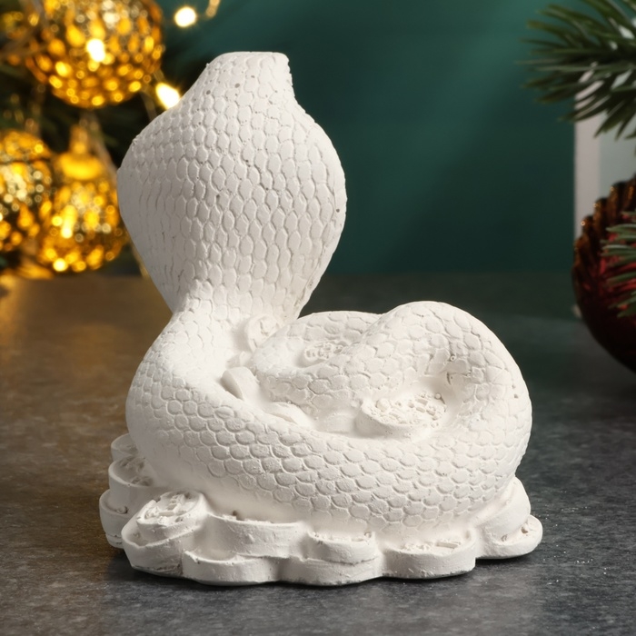 Новый год. Символ 2025. Фигура для раскраски  Новый год. Символ 2025. Фигура для раскраски "Змея с сундуком", 6х6х5см