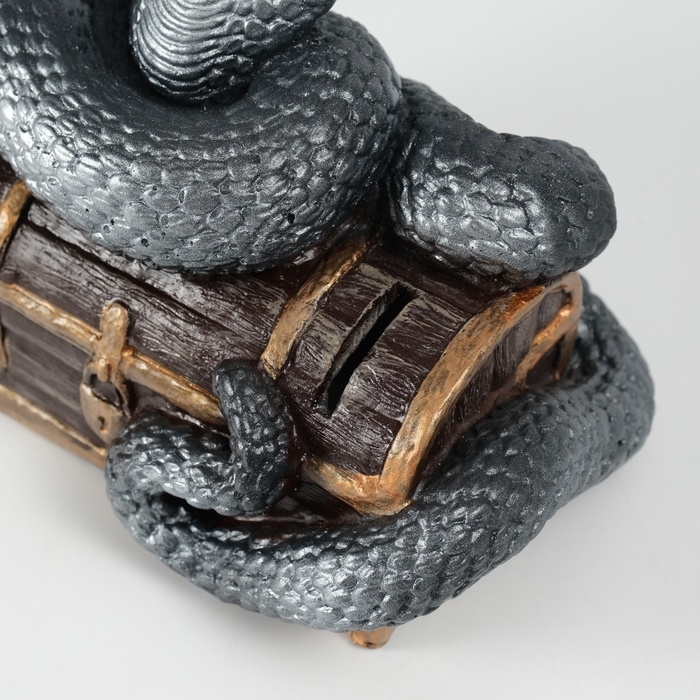 Новогодняя копилка  Новогодняя копилка "Кобра на сундуке "  20 х 17 х 12 см, серебристый