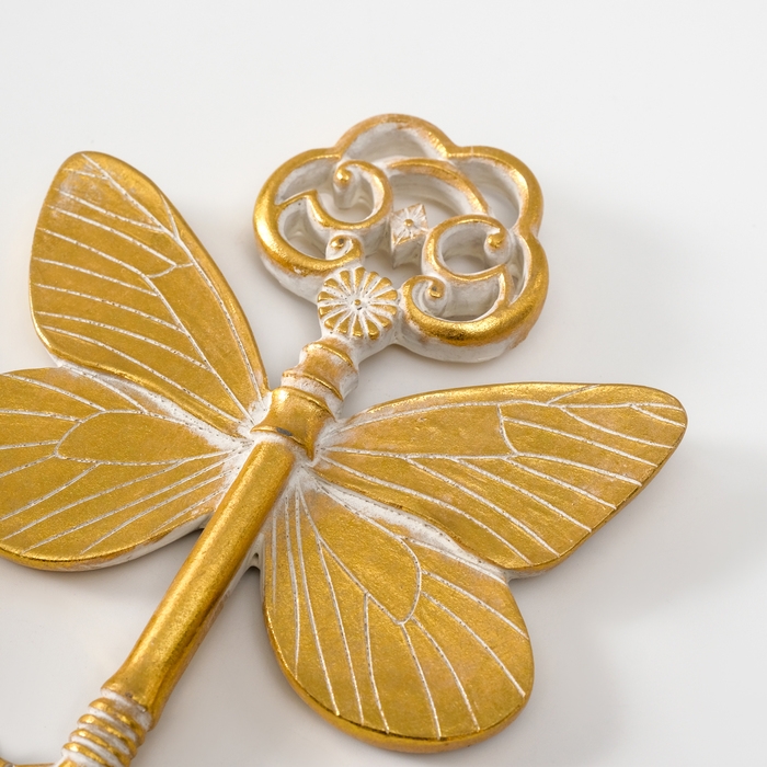 Панно интерьерное полистоун  Панно интерьерное полистоун "Ключ с бабочкой" золото с белой патиной 10,5х0,7х15 см