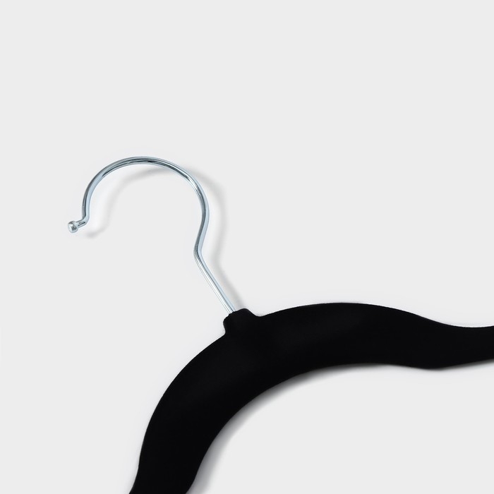 Плечики - вешалки для одежды Доляна, 44,5×22 см, 5 шт, флокированное покрытие, цвет чёрный Плечики - вешалки для одежды Доляна, 44,5×22 см, 5 шт, флокированное покрытие, цвет чёрный