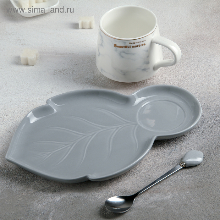 Чайная пара керамическая «Листочек», 3 предмета: чашка 320 мл, блюдце 25,5×16 см, ложка, цвет серый Чайная пара керамическая «Листочек», 3 предмета: чашка 320 мл, блюдце 25,5×16 см, ложка, цвет серый