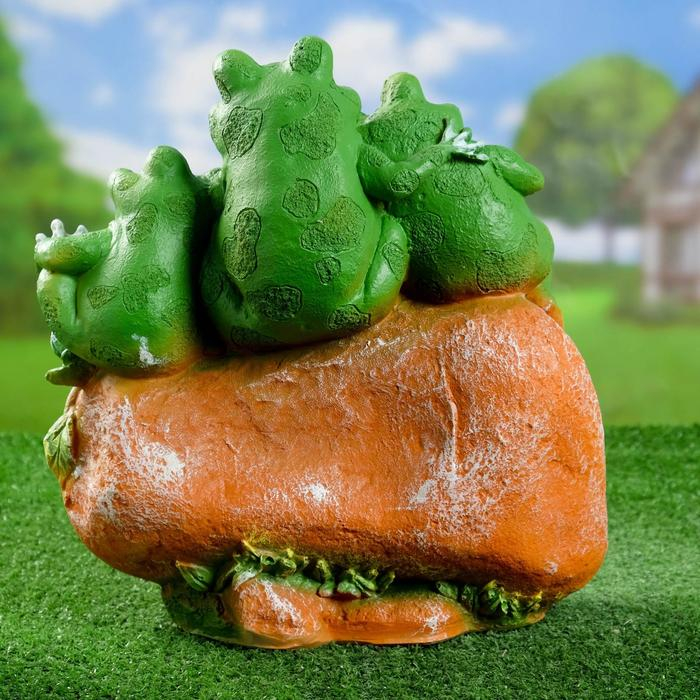 Садовая фигура  Садовая фигура "Лягушка на камне "Здрасте" 35х30см