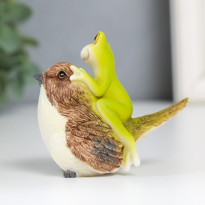 Сувенир полистоун Сувенир полистоун "Лягушонок на воробушке" 6х3х5,4 см