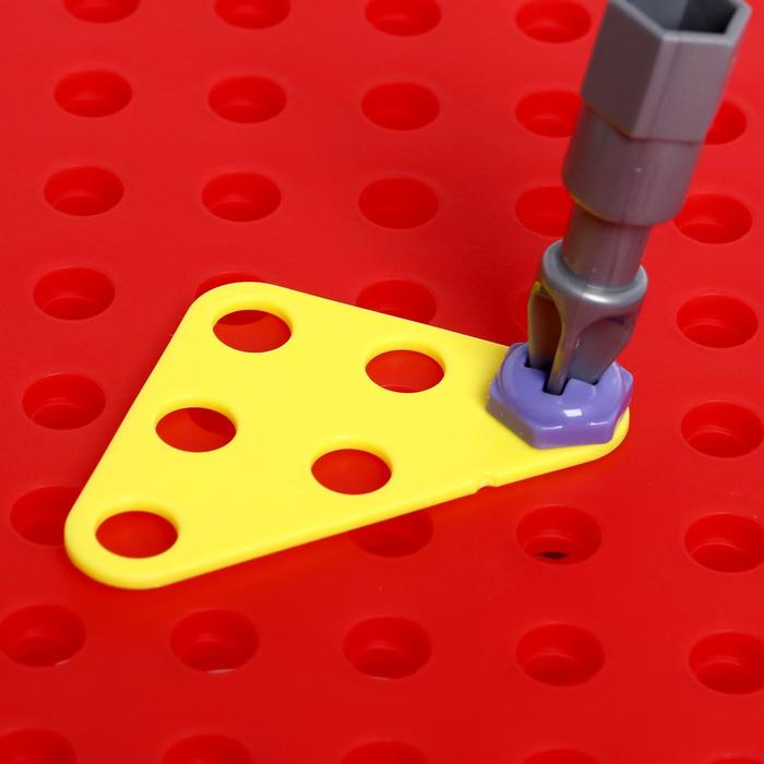 Конструктор в чемоданчике «Крутые гонки», с электрическим шуруповёртом, 4 карточки, 57 деталей Конструктор в чемоданчике «Крутые гонки», с электрическим шуруповёртом, 4 карточки, 57 деталей