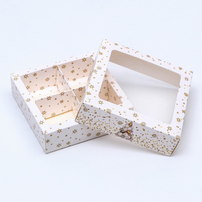 Новый год. Коробка для конфет 4 шт  Новый год. Коробка для конфет 4 шт "Золотые звёзды" подарочная новогодняя упаковка, 12,6 х 12,6 х 3,5 см.