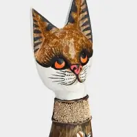 Сувенир дерево "Серая кошка в ошейнике с ящерками" 60х12х6 см