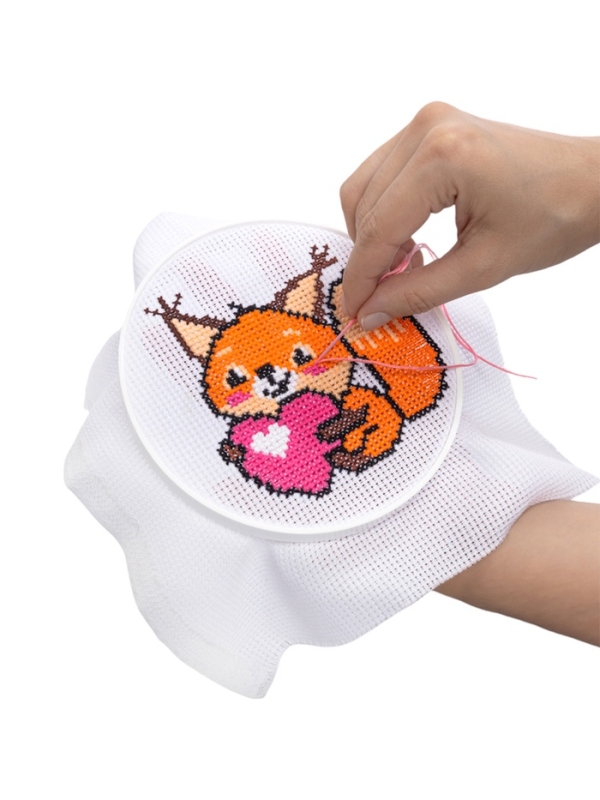 Набор для творчества. Вышивка Набор для творчества. Вышивка "Бельчонок с сердечком" (с пяльцами) 05620