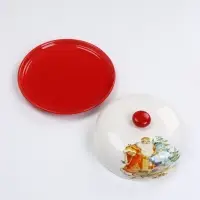 Блинница новогодняя Доляна &laquo;Дед мороз и снегурочка&raquo;, 23.5&times;23.5&times;9.7 см, доломит, белая, красная