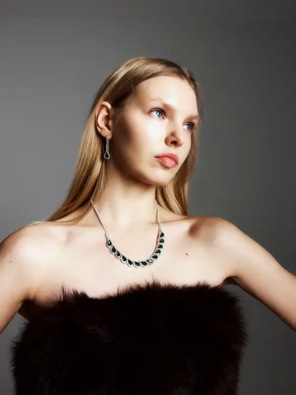 Набор 2 предмета: серьги, колье &laquo;Листопад&raquo;, капли, зелёно-белый в серебре, 45 см