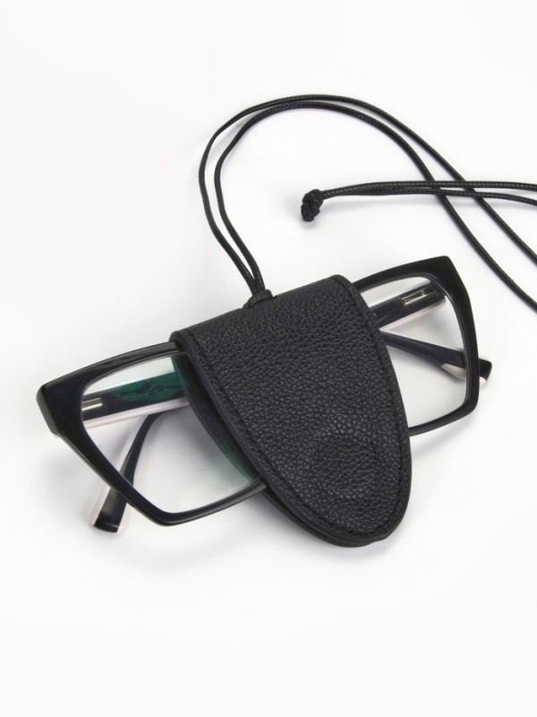 Держатель для очков на шею, шнурок  88 см, 4.5 х 7 см, чёрный Держатель для очков на шею, шнурок  88 см, 4.5 х 7 см, чёрный
