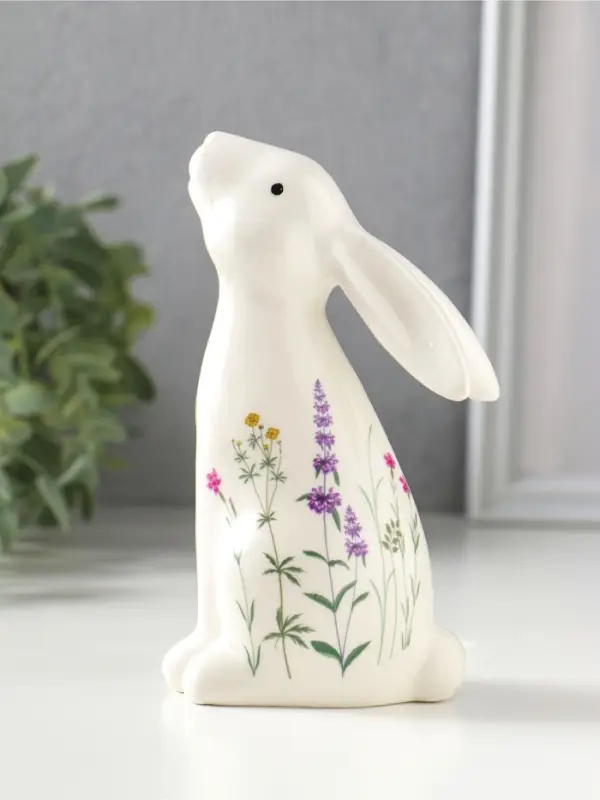 Сувенир керамика "Белый зайка - полевые цветы" 7,3х5,6х12,7 см