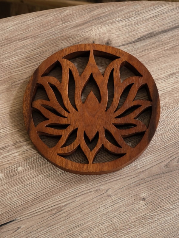 Панно "Лотос" дерево суар, 20х20х2 см