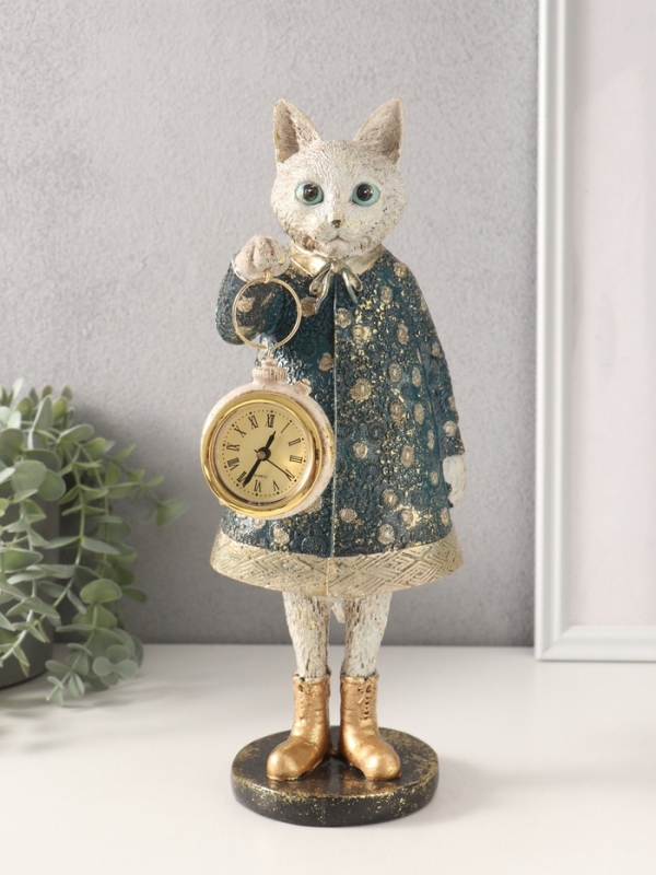 Сувенир полистоун с часами Сувенир полистоун с часами "Кошка в пальто" 11,5х14х30 см