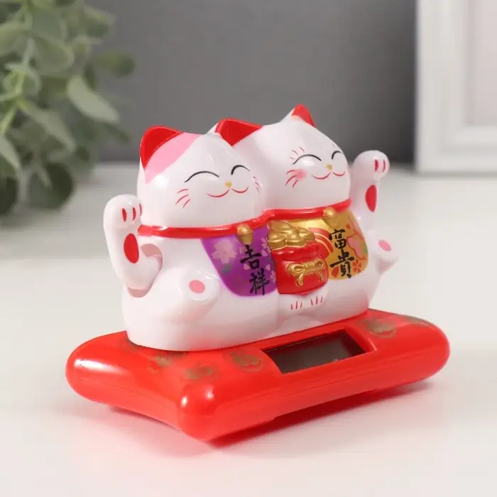 Маятник настольный антистресс &laquo;Два кота Манэки-нэко с мешком золота&raquo;, пластик, от солнечной батареи, 6.5&times;8.5&times;5.5 см