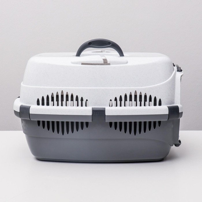 Переноска для животных до 9 кг  Переноска для животных до 9 кг "Пижон", металлическая дверь, 43 х 29 х 27,5 см, бело-серая