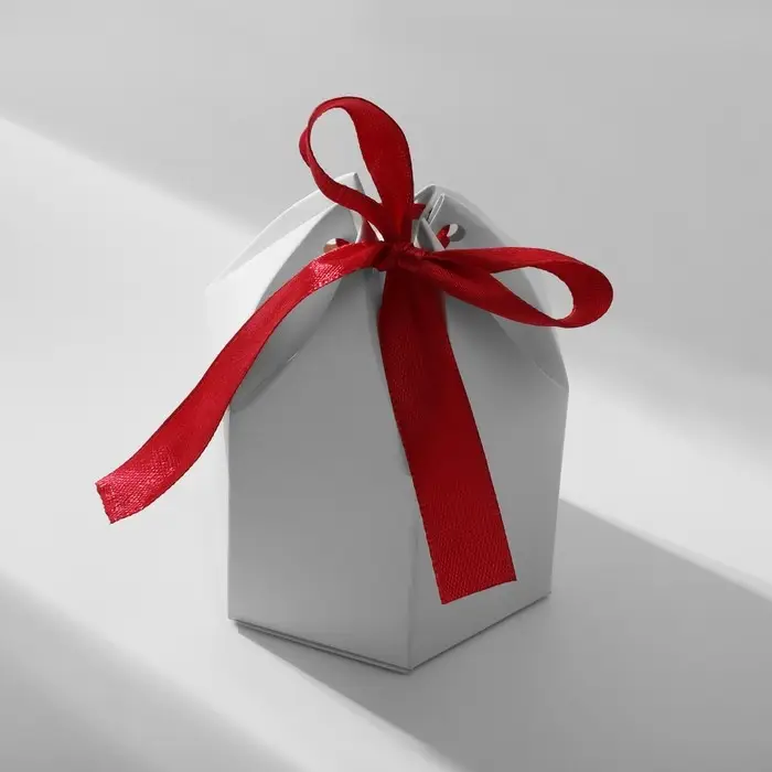 Коробочка подарочная складная «Купол» 4×4×5.5, бело-бордовый