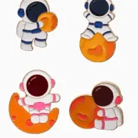 Набор значков &laquo;Космонавты на Луне&raquo;, набор 4 шт. цветной в золоте