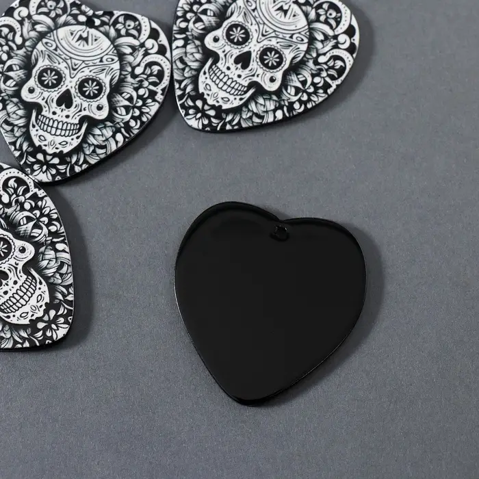 Декор для творчества акрил Декор для творчества акрил "Череп в сердце" 4,3х3,7х0,2 см