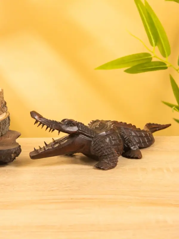 Сувенир "Аллигатор" дерево Суар, 30х10х6 см, цв. коричневый