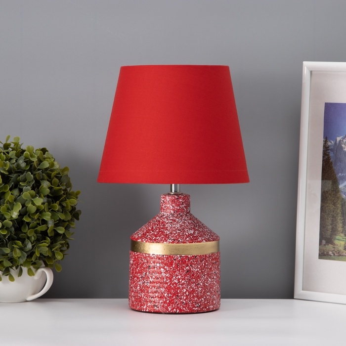 Настольная лампа с абажуром RISALUX «Лавр», 1×Е14, 40 Вт, красный, 20×20×35 см Настольная лампа с абажуром RISALUX «Лавр», 1×Е14, 40 Вт, красный, 20×20×35 см
