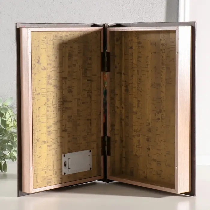 Шкатулка - книга световая &laquo;Поезд в туннеле&raquo;, дерево, искусственная кожа, 28&times;19&times;6 см