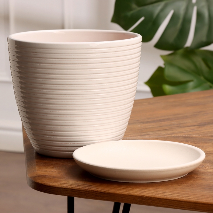 Горшок цветочный Спираль белый крокус №3, 2,3 л, d - 17,7 см Горшок цветочный Спираль белый крокус №3, 2,3 л, d - 17,7 см