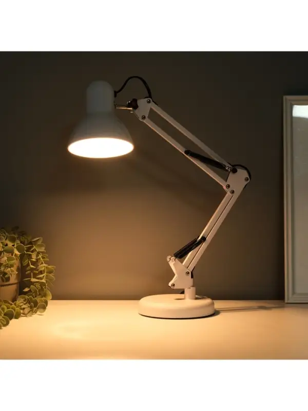 Лампа настольная 810 &laquo;Деко, белая&raquo; E27 40W RISALUX