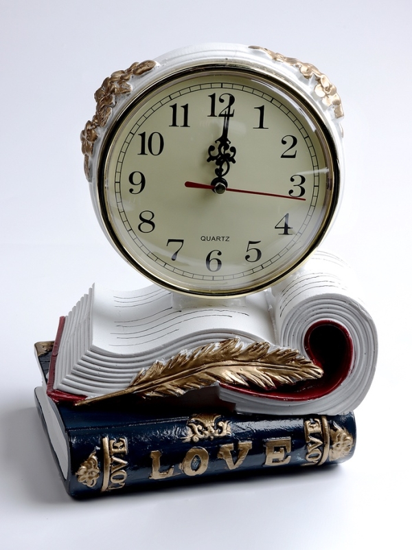 Часы настольные интерьерные, «Книга», на батарейках, 20×13.5×22.5 см, d-13 см Часы настольные интерьерные, «Книга», на батарейках, 20×13.5×22.5 см, d-13 см