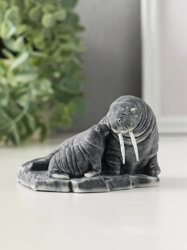 Фигурка &laquo;Самка моржа с детёнышем&raquo;, 5.7 см