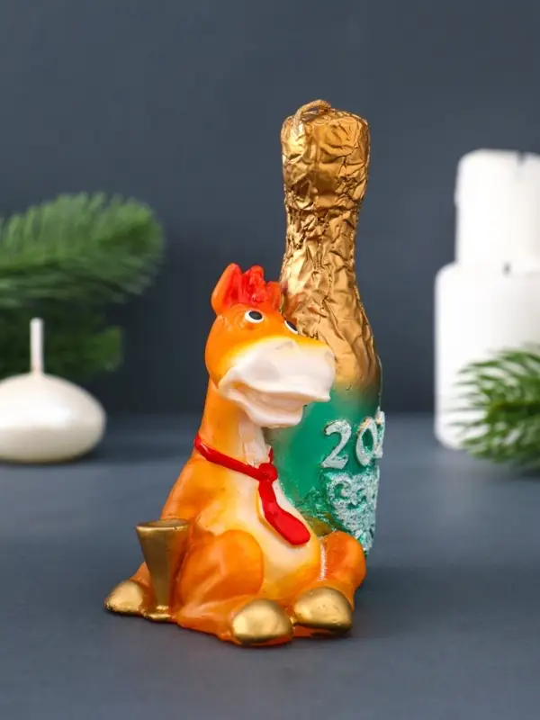 Свеча фигурная "Лошадка с шампанским" 6х6х12,5 см, цв. золотой