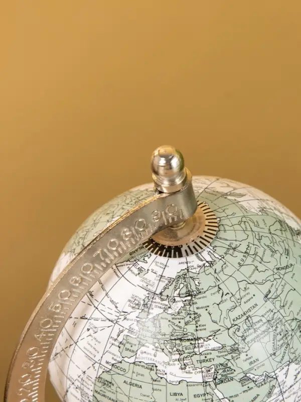 Глобус сувенирный, 11×8×21.5 см, подставка дерево