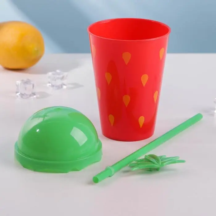 Стакан «Арбуз», 450 мл, с трубочкой и крышкой, цвет красный Стакан «Арбуз», 450 мл, с трубочкой и крышкой, цвет красный
