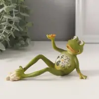 Фигурка &laquo;Лягушонок - смотри, что у меня есть&raquo;, полистоун, 15.5&times;6&times;7 см