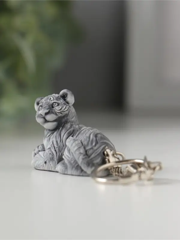 Брелок "Тигр лежит маленький" 3см