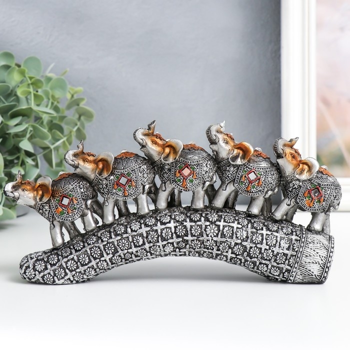 Сувенир полистоун Сувенир полистоун "Пять слонов на бивне с цветами" серебро 20,5х4х11 см