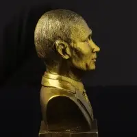 Бюст В.В. Путин, 9х7х5 см, золото