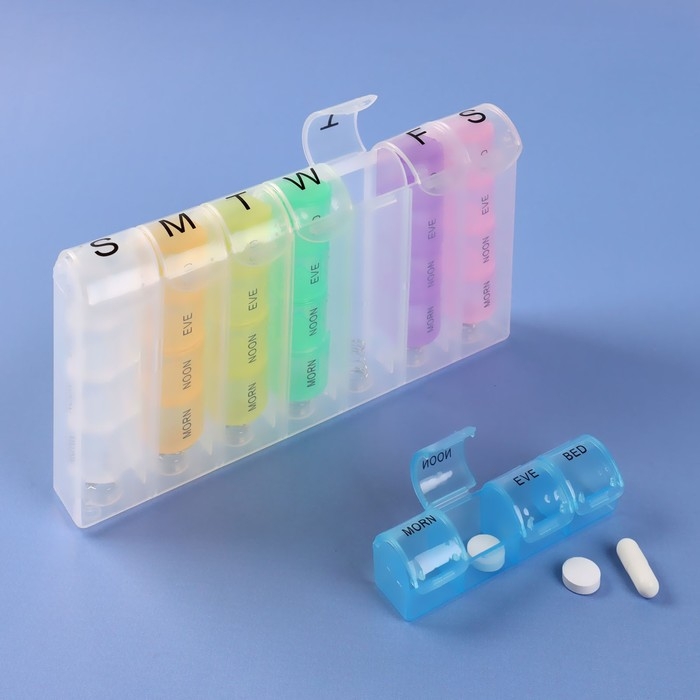 Таблетница - органайзер «Неделька», английские буквы, утро/день/вечер/ночь, 10 × 20 × 3 см, 7 контейнеров по 4 секции, разноцветная Таблетница - органайзер «Неделька», английские буквы, утро/день/вечер/ночь, 10 × 20 × 3 см, 7 контейнеров по 4 секции, разноцветная