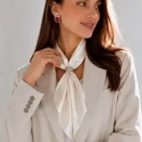Муфта для платка &laquo;Жемчужинка&raquo;, белая в серебре
